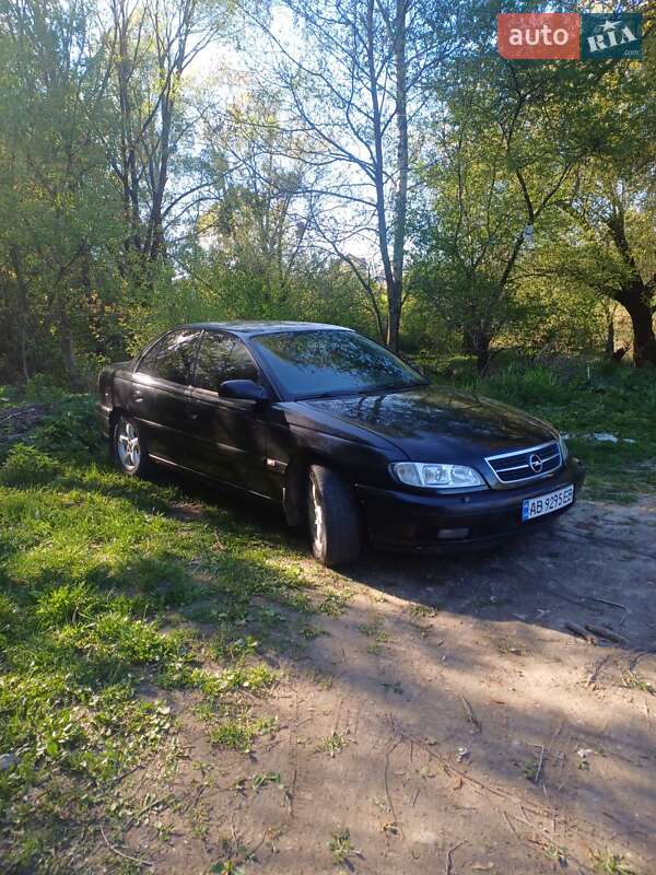Седан Opel Omega 2002 в Ямполе
