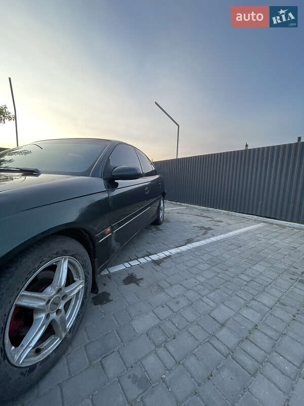 Седан Opel Omega 1996 в Рівному