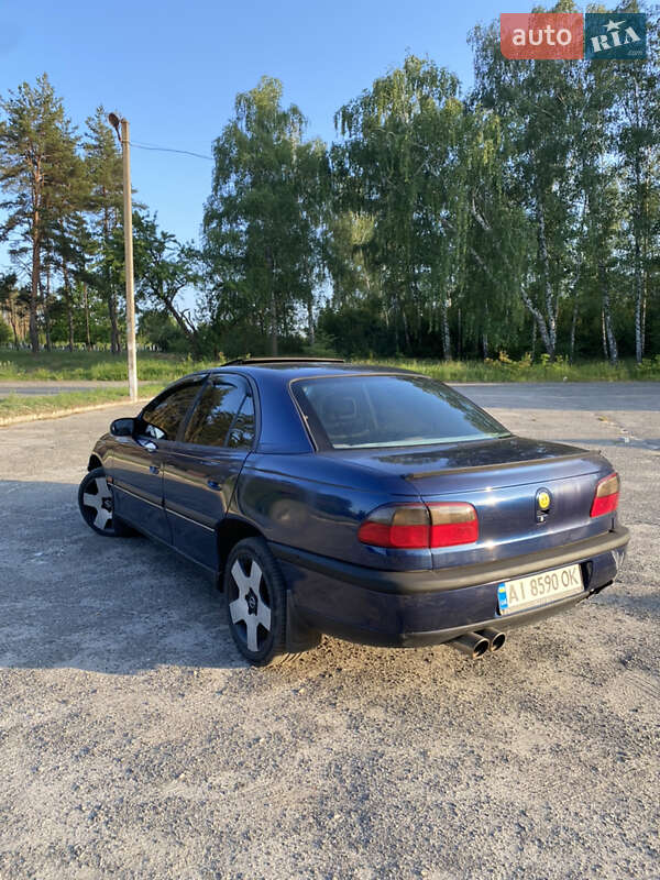 Седан Opel Omega 1995 в Катеринополе