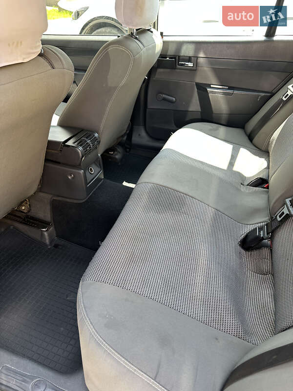 Седан Opel Omega 2001 в Чернівцях