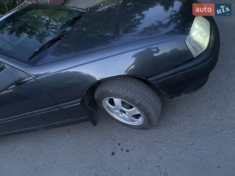 Седан Opel Omega 1991 в Днепре