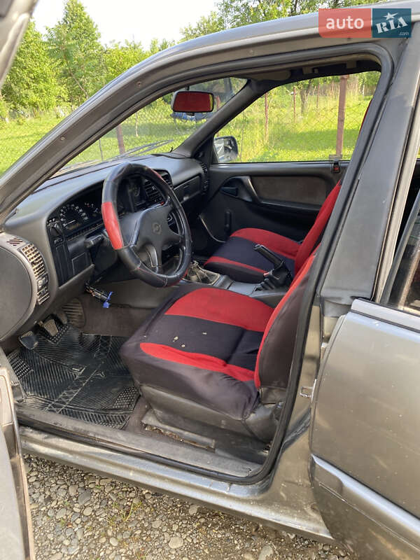 Универсал Opel Omega 1987 в Грушево