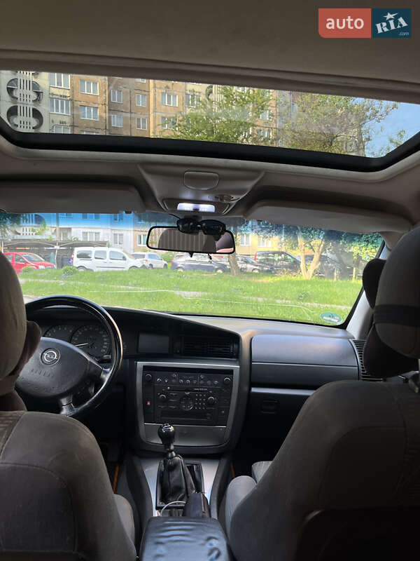 Універсал Opel Omega 2002 в Рівному