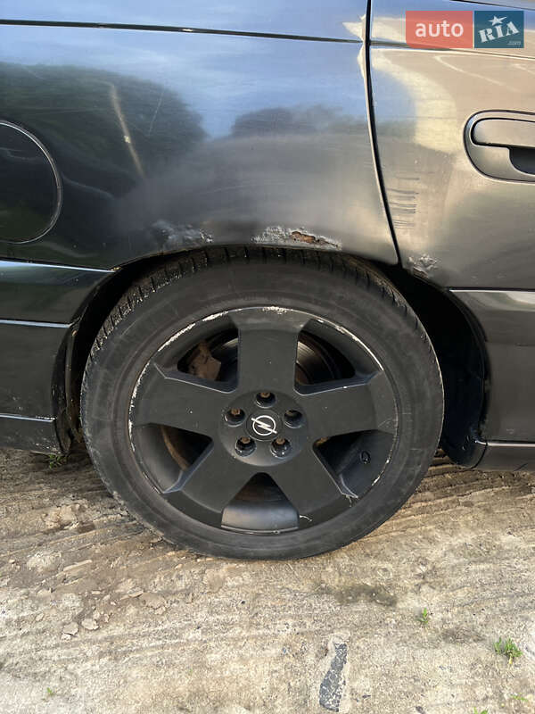 Універсал Opel Omega 2002 в Рівному