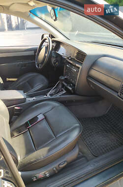 Седан Opel Omega 2001 в 