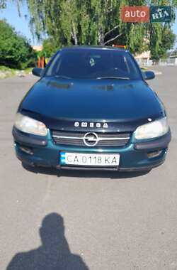 Седан Opel Omega 1994 в Черкасах