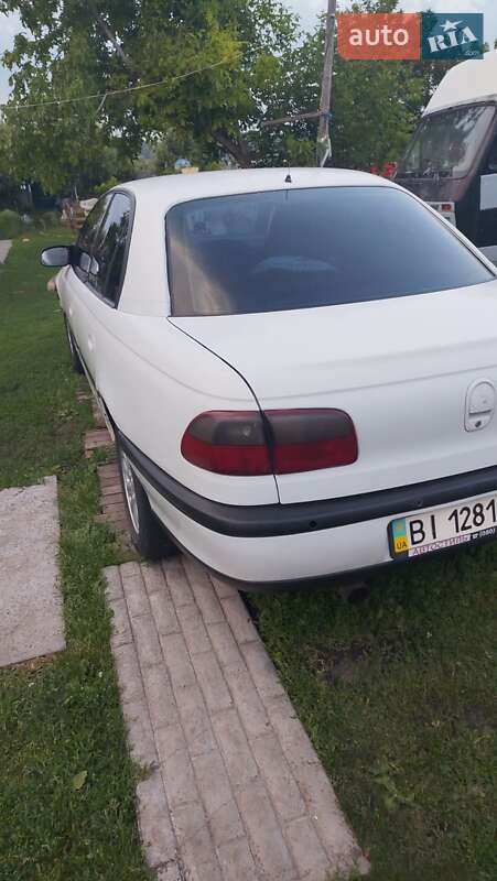 Седан Opel Omega 1998 в Кременчуге