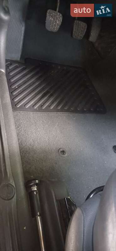 Седан Opel Omega 2000 в Боровій