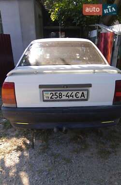 Седан Opel Omega 1989 в 