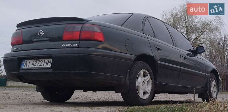 Седан Opel Omega 2000 в Боровій