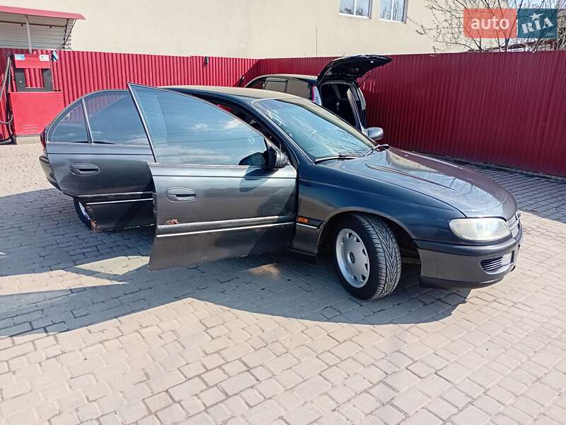 Седан Opel Omega 1998 в Львове