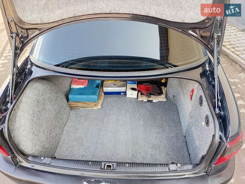 Седан Opel Omega 1998 в Львове