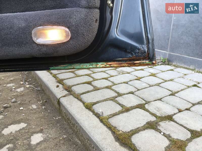 Седан Opel Omega 1998 в Львове