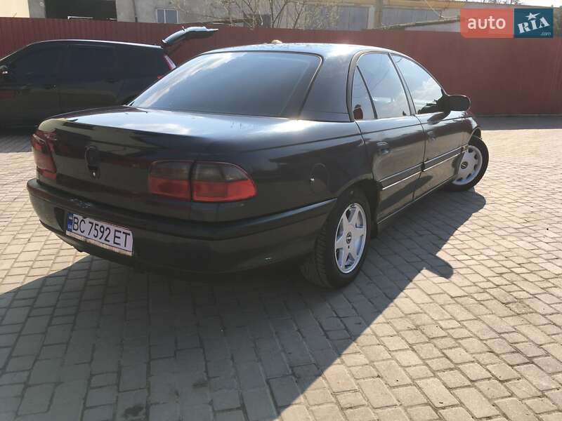 Седан Opel Omega 1998 в Львове
