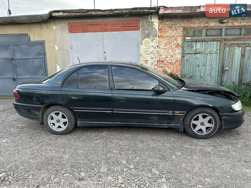 Седан Opel Omega 1997 в Стрию