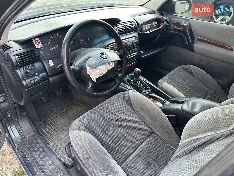 Седан Opel Omega 1997 в Стрию