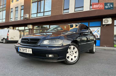 Седан Opel Omega 2001 в Києві
