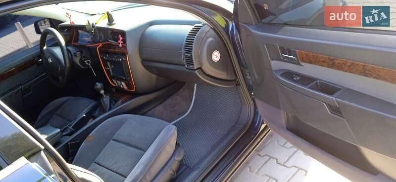 Седан Opel Omega 2000 в Житомире