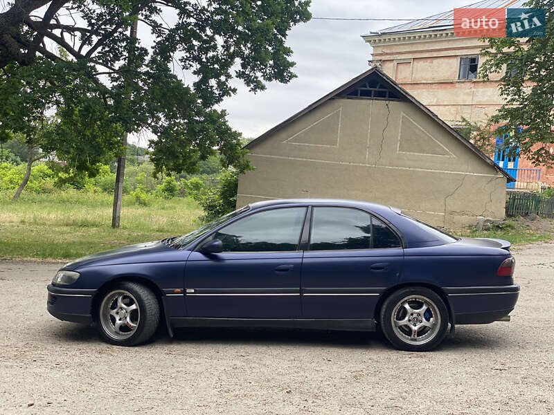 Седан Opel Omega 1999 в Могилев-Подольске