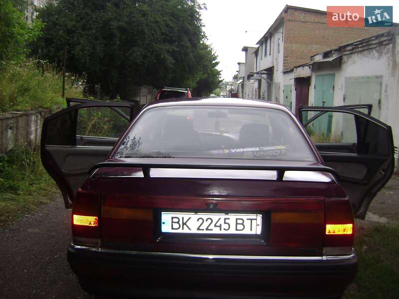 Седан Opel Omega 1991 в Ровно