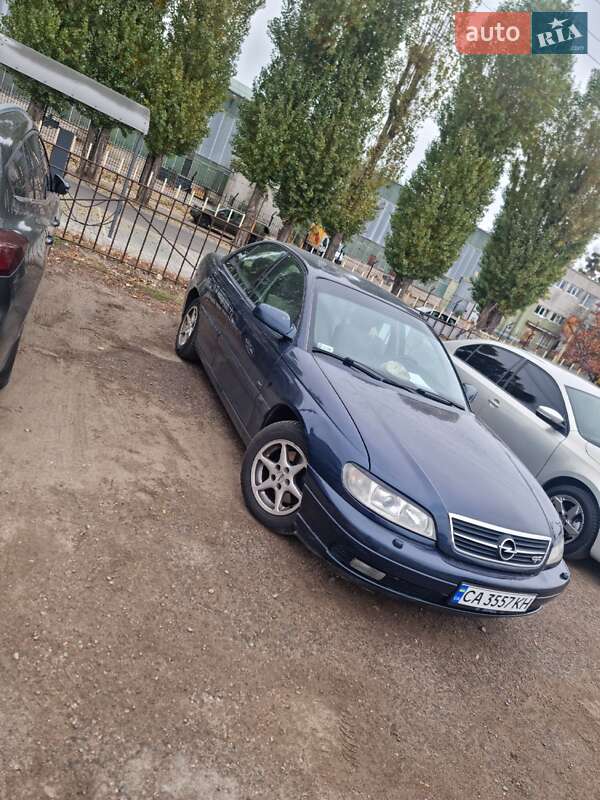 Opel Omega 2000