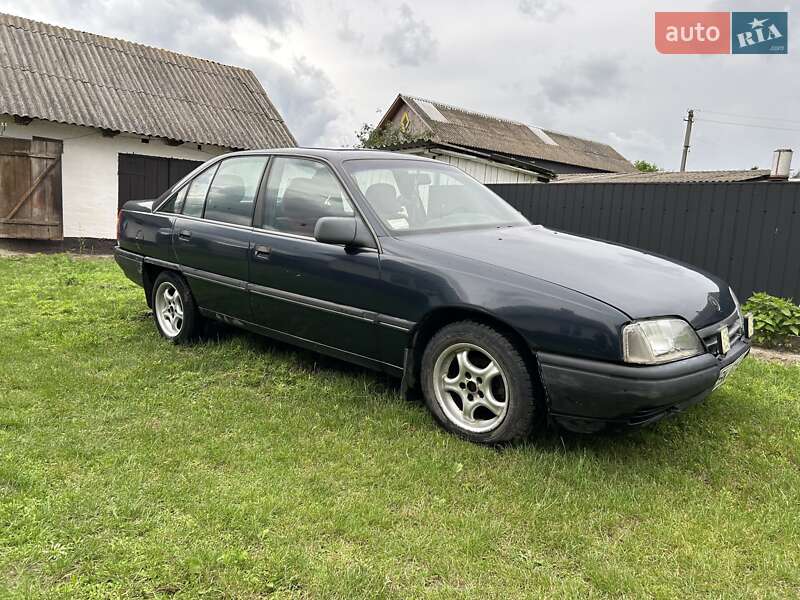 Седан Opel Omega 1990 в Костополе