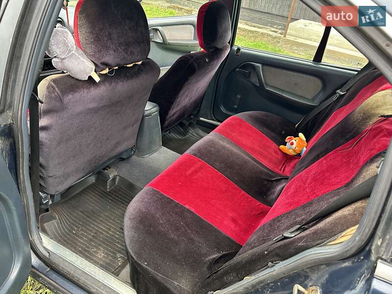 Седан Opel Omega 1990 в Костополе