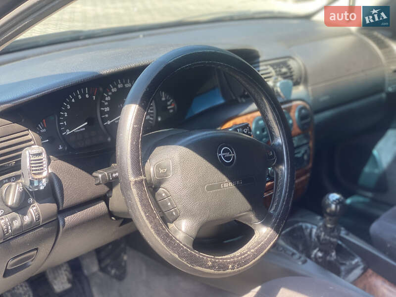 Универсал Opel Omega 1998 в Львове