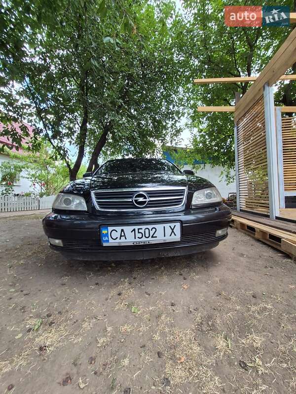 Седан Opel Omega 2002 в Смеле