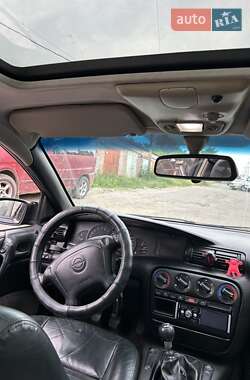 Седан Opel Omega 1995 в 