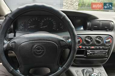 Седан Opel Omega 1994 в 