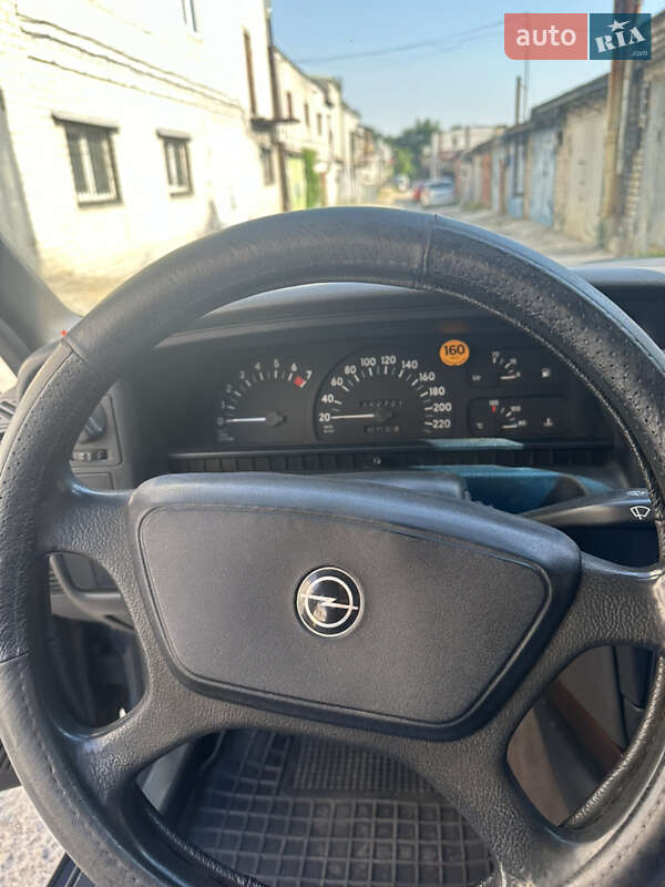 Седан Opel Omega 1987 в Дніпрі