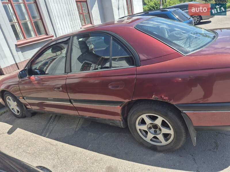 Седан Opel Omega 1996 в Ракитном