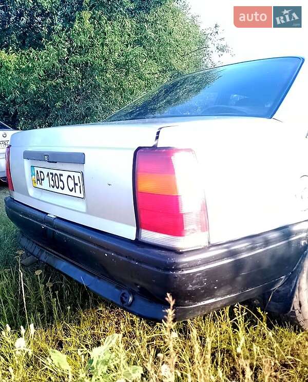 Седан Opel Omega 1988 в Полтаве