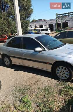 Седан Opel Omega 1998 в Днепре