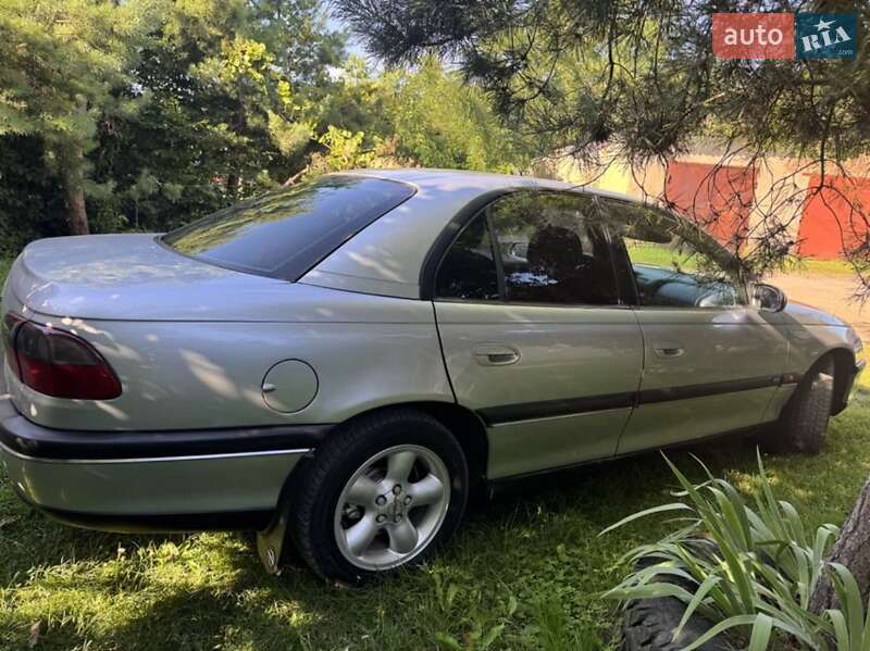 Седан Opel Omega 1998 в Дубні