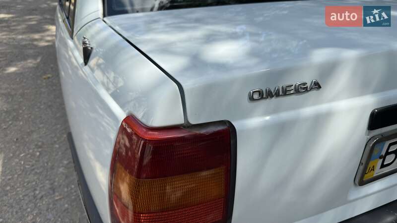 Седан Opel Omega 1988 в Одессе