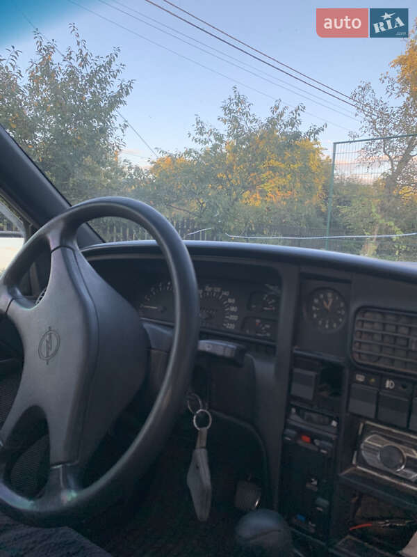 Седан Opel Omega 1987 в Луцьку