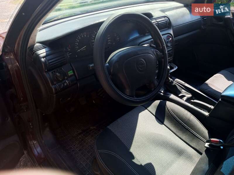 Седан Opel Omega 1995 в Киеве фото 12 Седан Opel Omega 1995 в Киеве