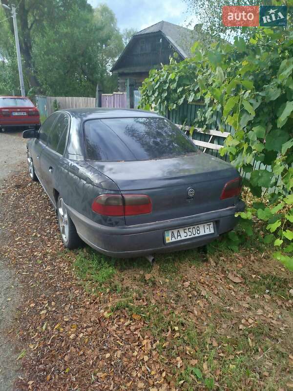 Седан Opel Omega 1999 в Киеве