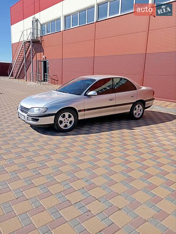 Седан Opel Omega 1998 в Гайсину