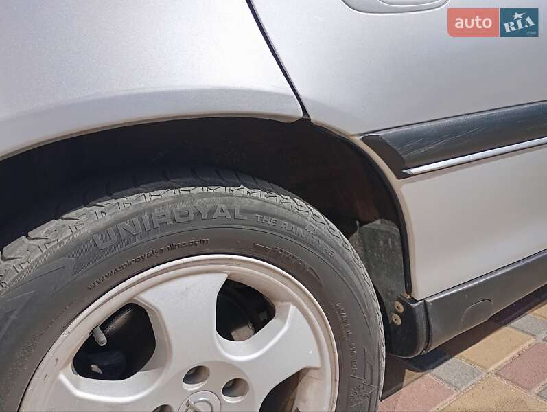 Седан Opel Omega 1998 в Гайсину