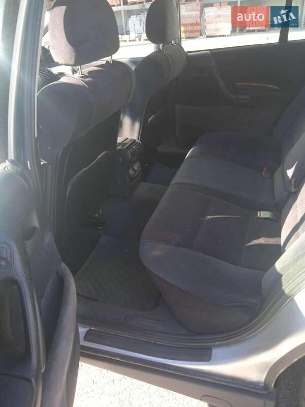 Универсал Opel Omega 1999 в Киеве