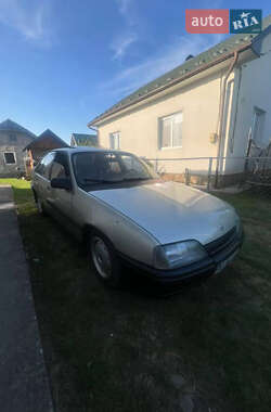 Седан Opel Omega 1989 в Івано-Франківську