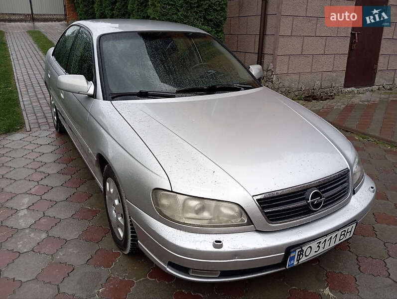 Седан Opel Omega 2003 в Волочиске