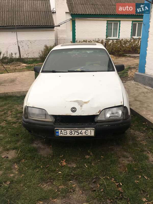 Седан Opel Omega 1990 в Тальному