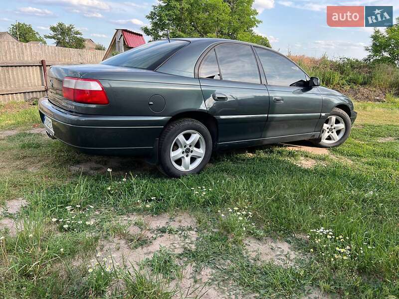 Седан Opel Omega 2001 в Краснограде