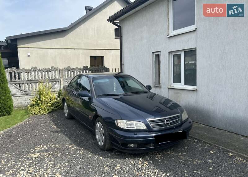 Седан Opel Omega 2000 в Самборе