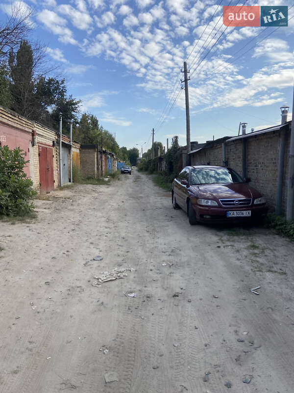 Седан Opel Omega 2002 в 