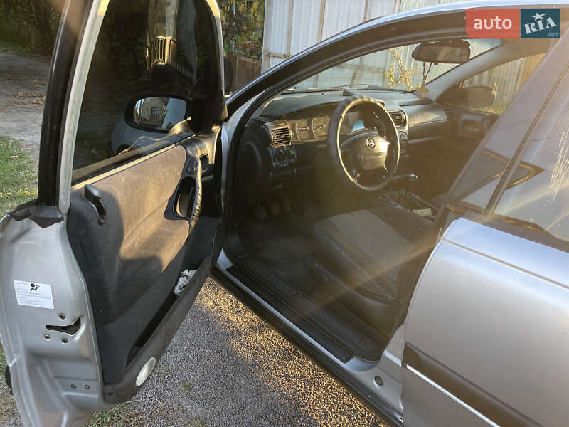 Седан Opel Omega 1996 в Шостці